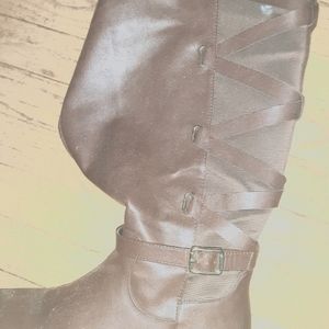 Womens boots size 10